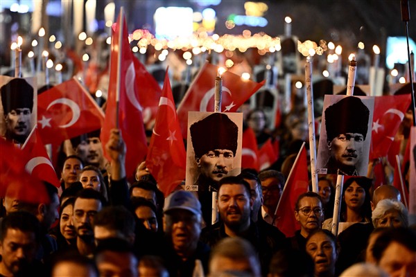 Muratpaşa’da "Ata’ya Saygı Yürüyüşü" düzenlendi