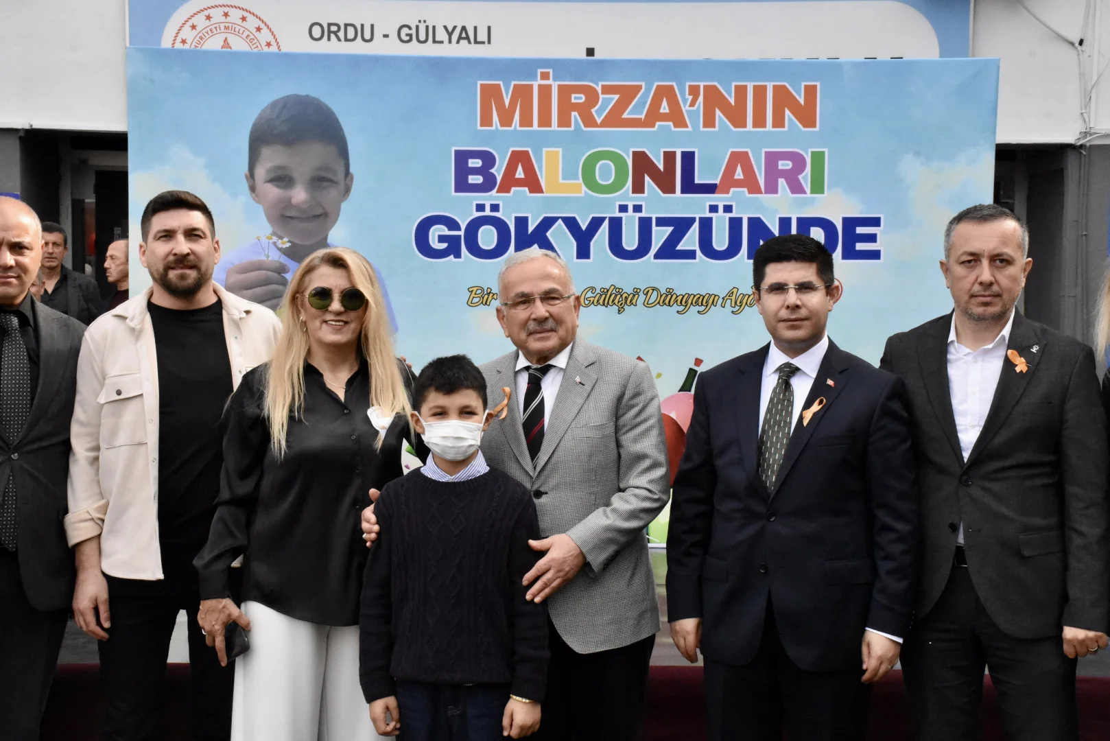 Ordu'da lösemiyi yenen 8 yaşındaki Mirza için gökyüzüne balonlar bırakıldı