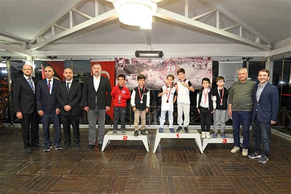 Osmangazi'de düzenlenen satranç turnuvası sona erdi