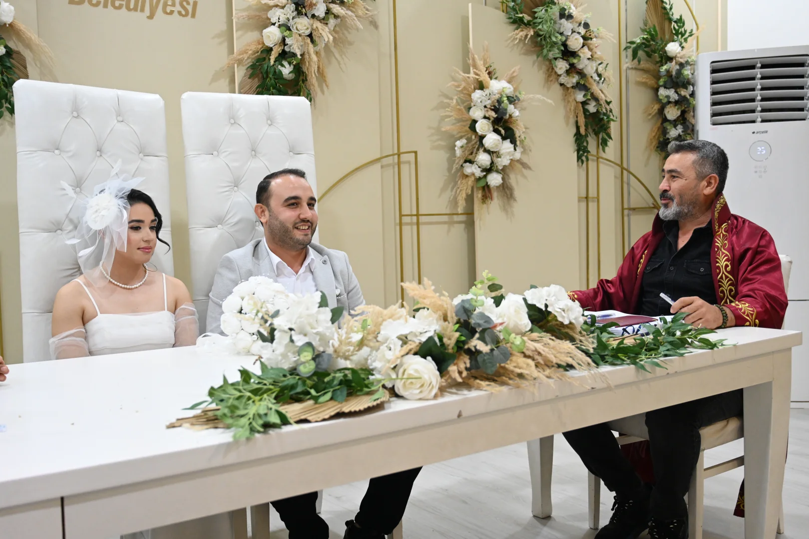 Osmaniye'de nikah dairesi "11.11.2025"te evlenmek isteyenleri ağırladı