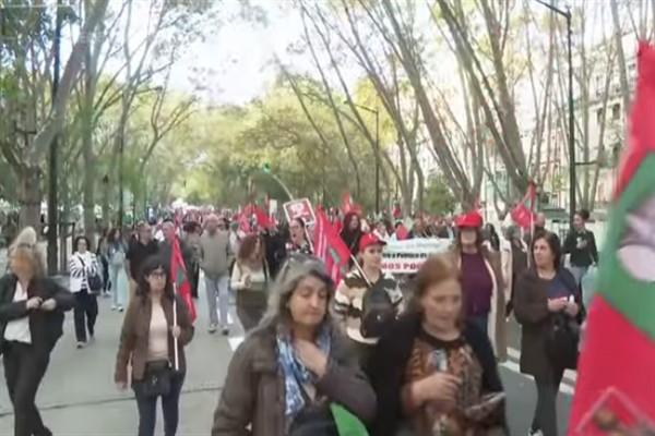 Portekiz'de işçiler genel greve çıkıyor