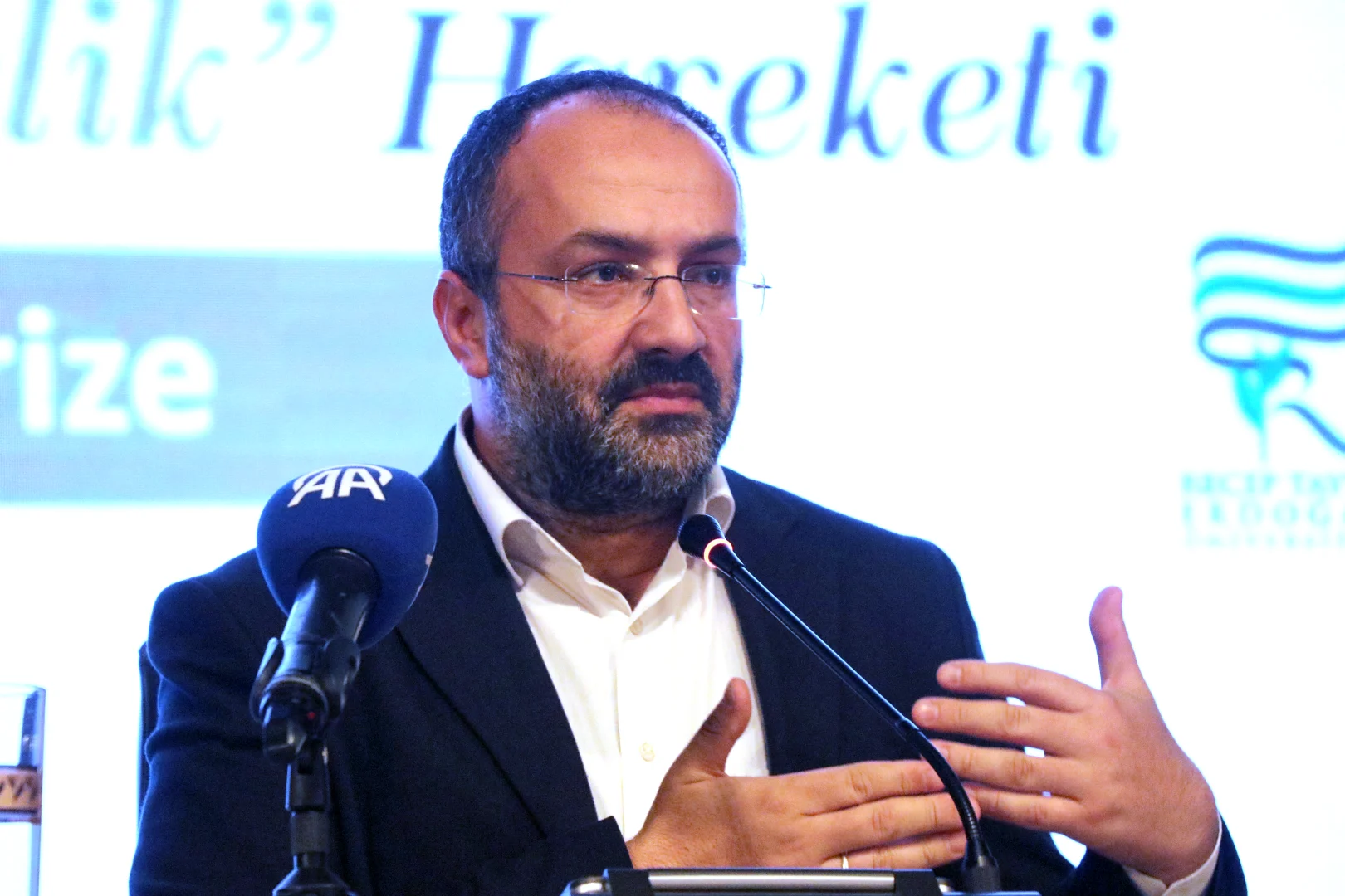 Rize'de "Kayıp Coğrafyanın İzinde Doğu Türkistan" konulu konferans düzenlendi