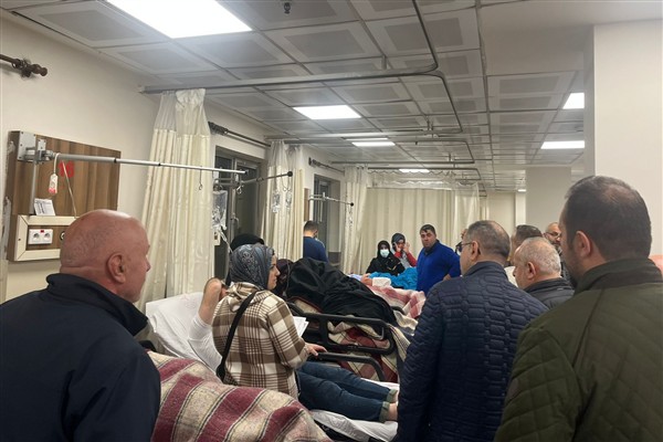 Rize İl Sağlık Müdürü Demiral'dan gıda zehirlenmesi yaşayan vatandaşlara ziyaret