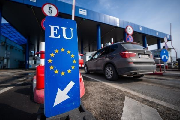 Rus muhalifler, AB'nin Ruslar için çoklu giriş vizesi yasağını eleştirdi