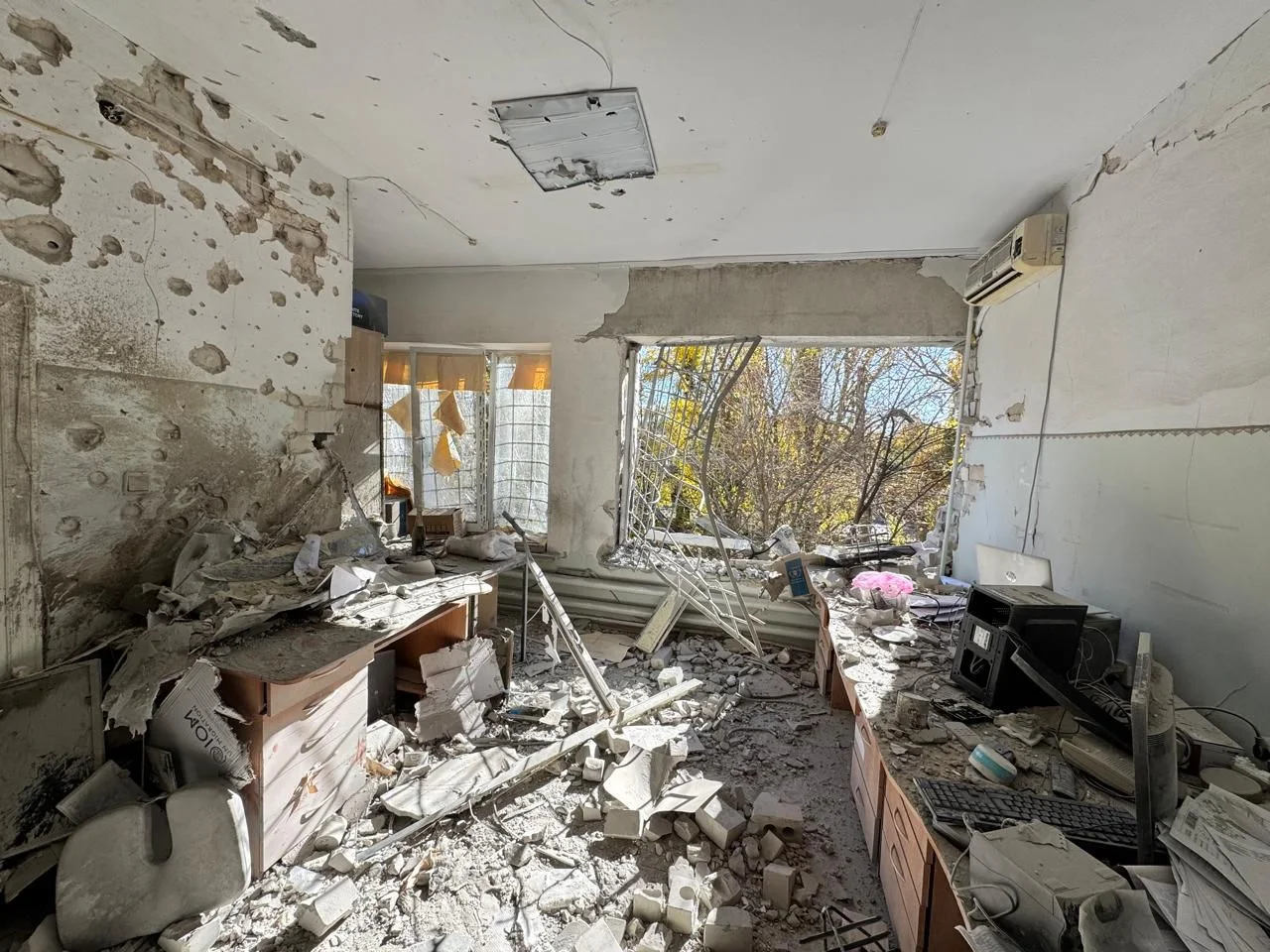 Rus ordusu Herson'daki bir çocuk hastanesini vurdu