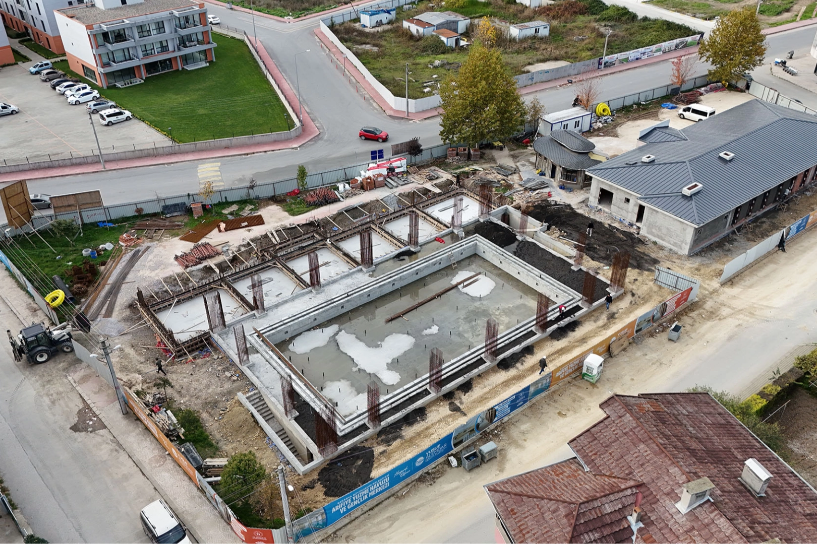 Sakarya Arifiye yüzme havuzu ve gençlik merkezine kavuşuyor