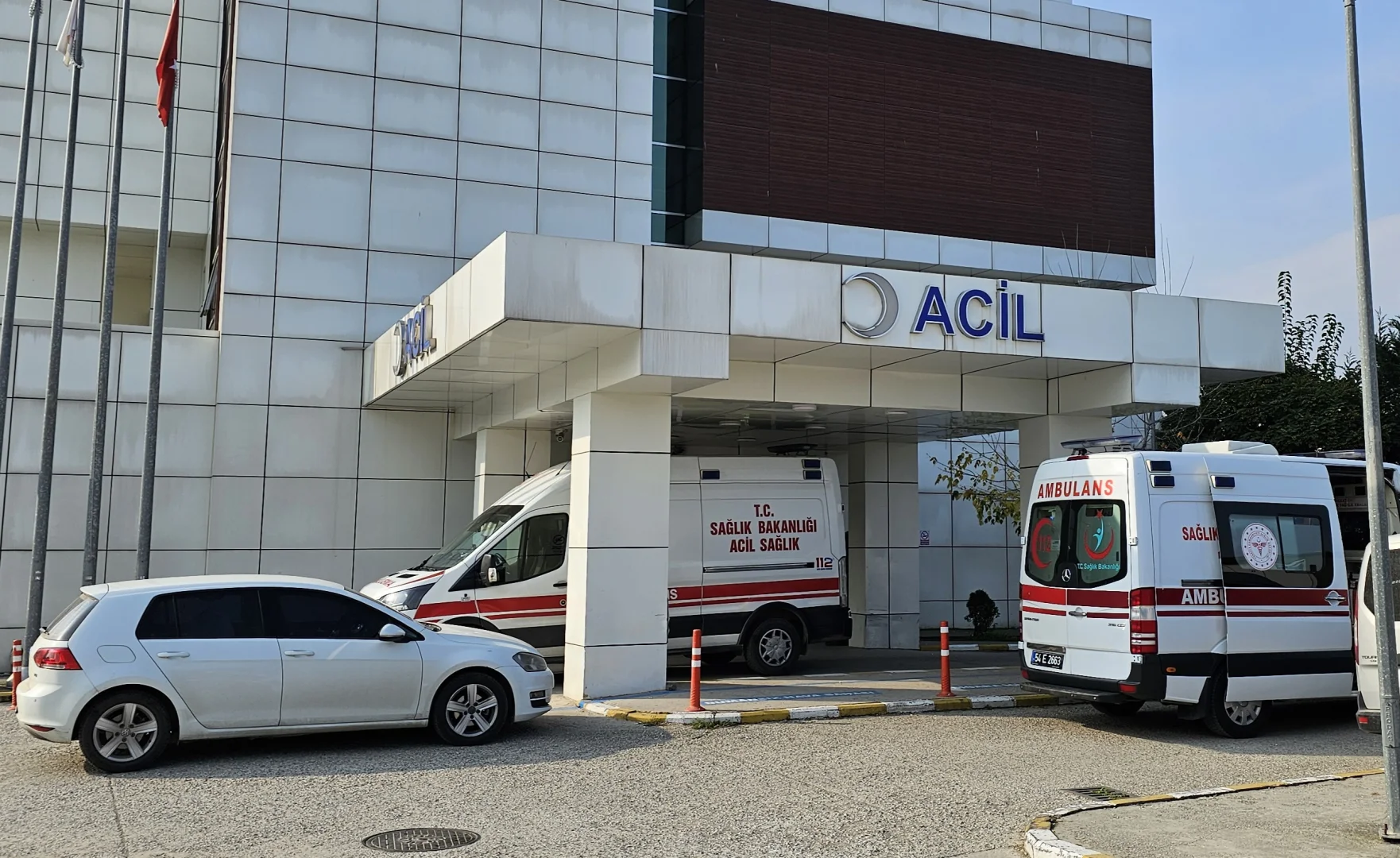 Sakarya'da villada fenalaşan yabancı uyruklu 2 kişi hastanede öldü