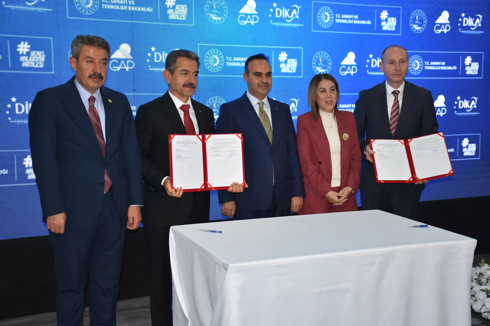 Sanayi ve Teknoloji Bakanı Kacır, Şırnak'ta Kalkınma Ajansı Projeleri Toplu Açılış töreninde konuştu: