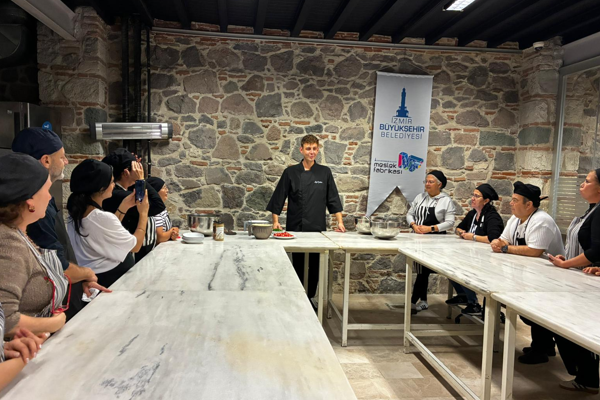 Şef Rıfat Yurttaş, Meslek Fabrikası’nda Ege yemekleri yaptı