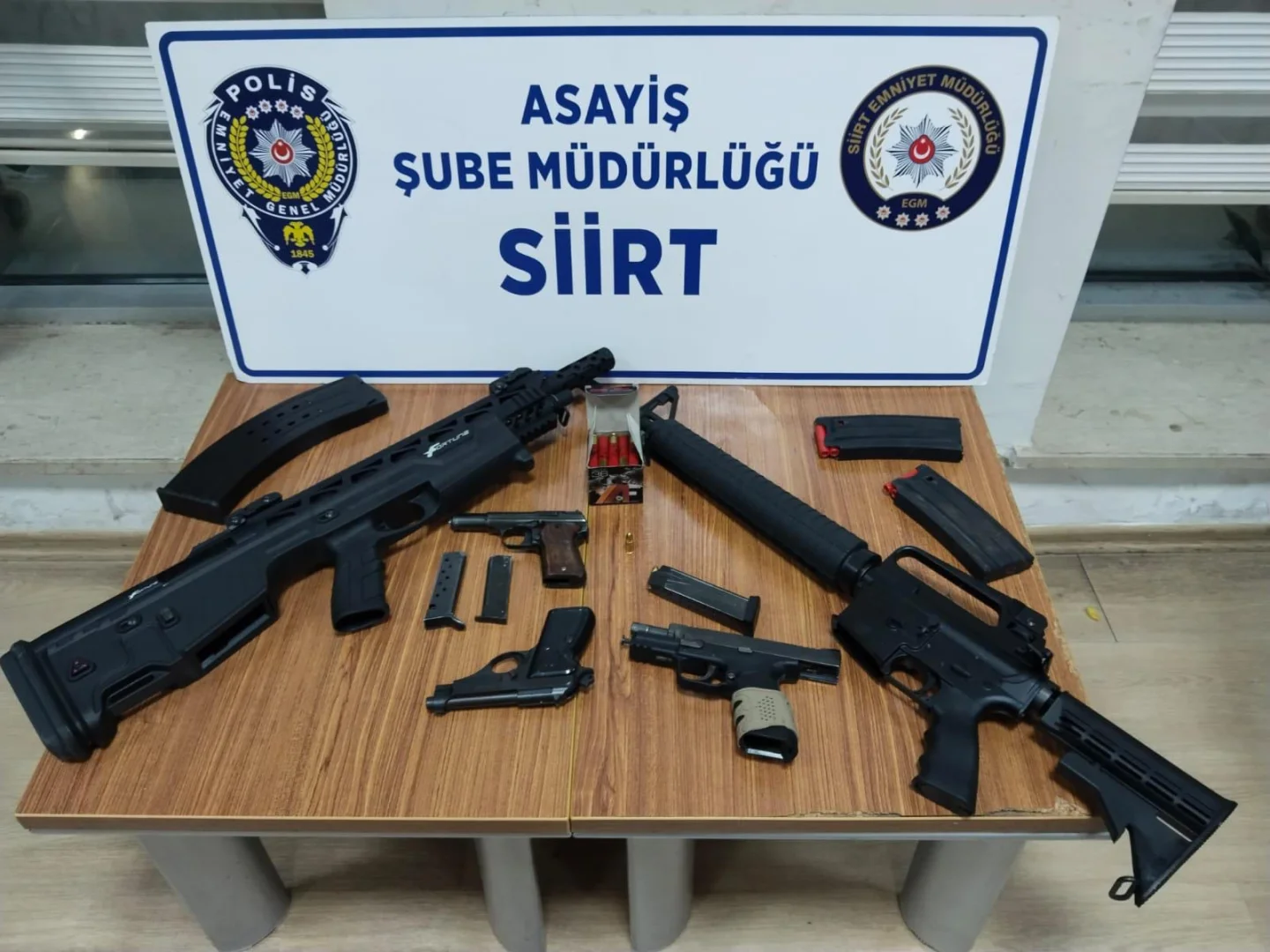 Siirt'te 5 kişinin yaralandığı silahlı kavgaya ilişkin 3 şüpheli tutuklandı