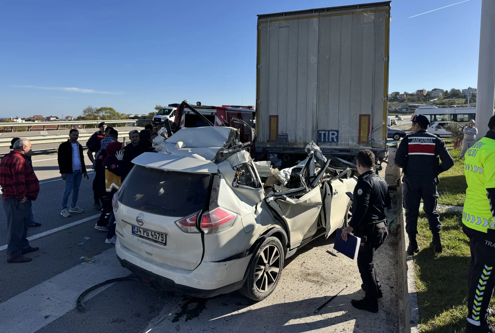 Sinop’ta otomobilin tıra çarptığı kazada bir kişi öldü