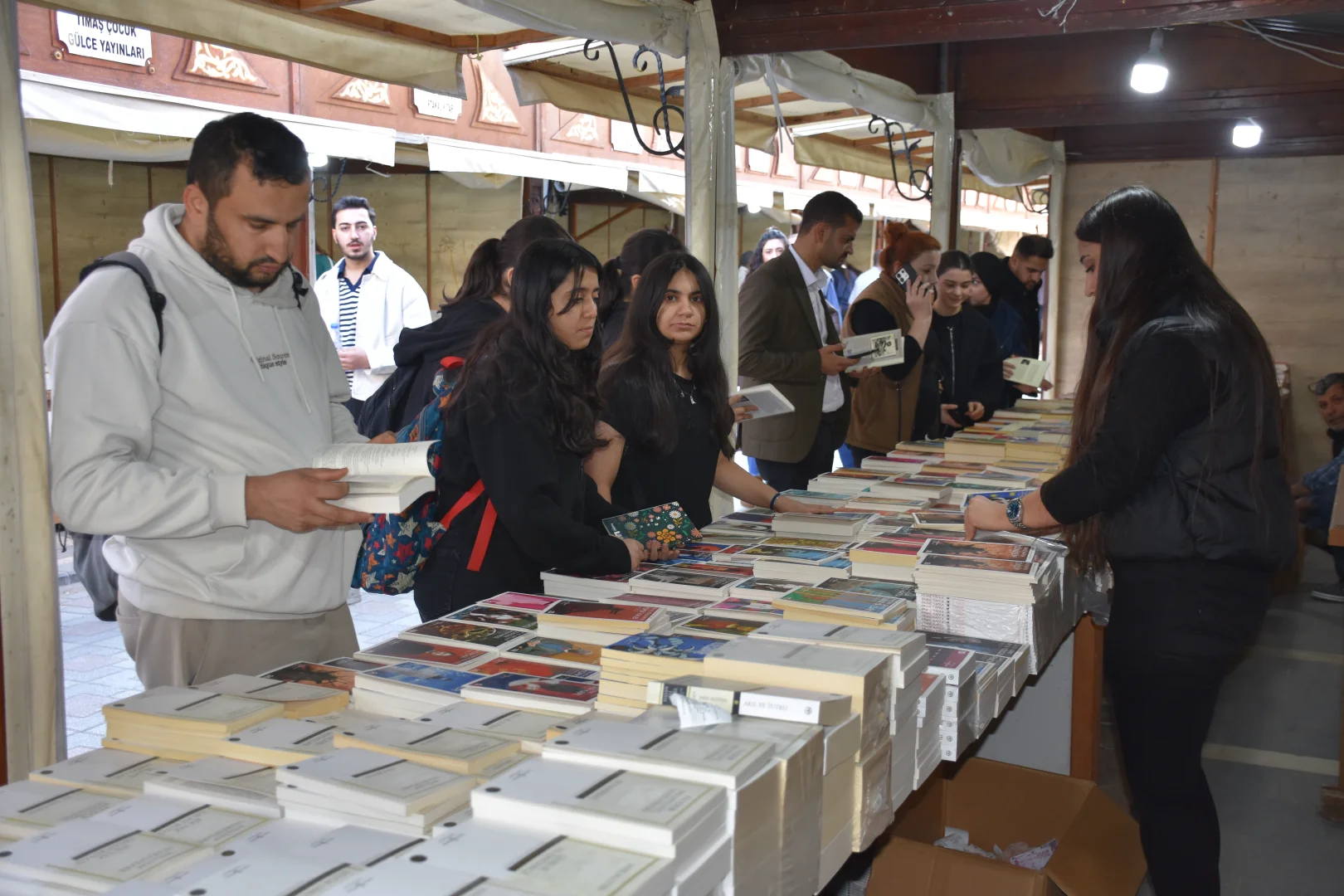 Şırnak'ta "Cezeri'nin izinde kardeşlik ruhuyla Türkiye Yüzyılı Cizre Kitap Fuarı" açıldı