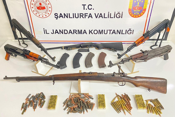 Siverek’te JASAT operasyonunda silah ve mühimmat ele geçirildi