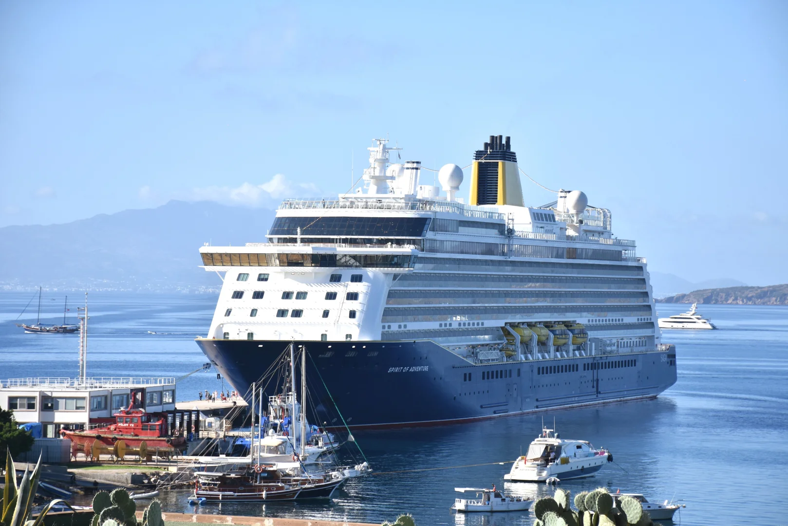 "Spirit of Adventure" isimli kruvaziyer Bodrum'a geldi