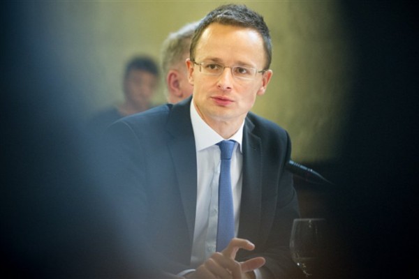 Szijjarto, İsrailli mevkidaşı Saar ile bir araya geldi