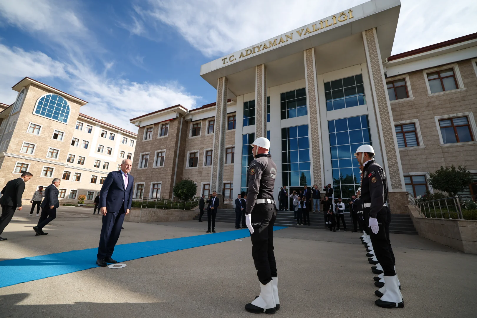 TBMM Başkanı Kurtulmuş, Adıyaman'da temaslarda bulundu