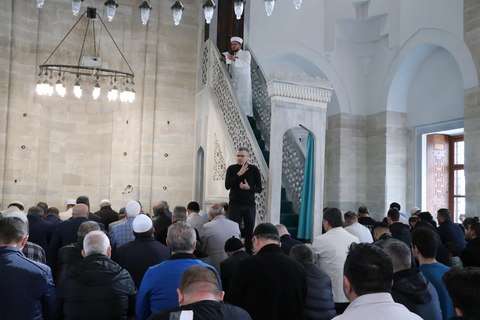 Tekirdağ’da cuma hutbesi işaret diliyle aktarılmaya başlandı