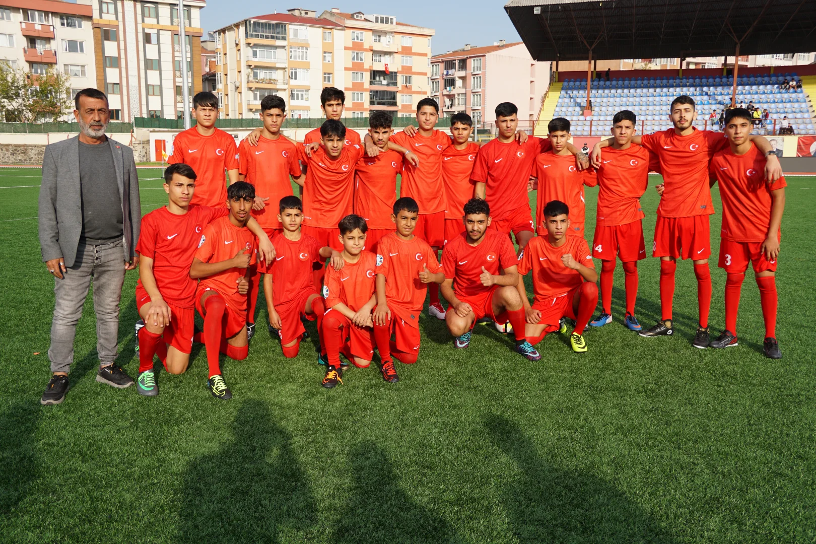 Tekirdağ'da Roman çocuklar dostluk maçı yaptı
