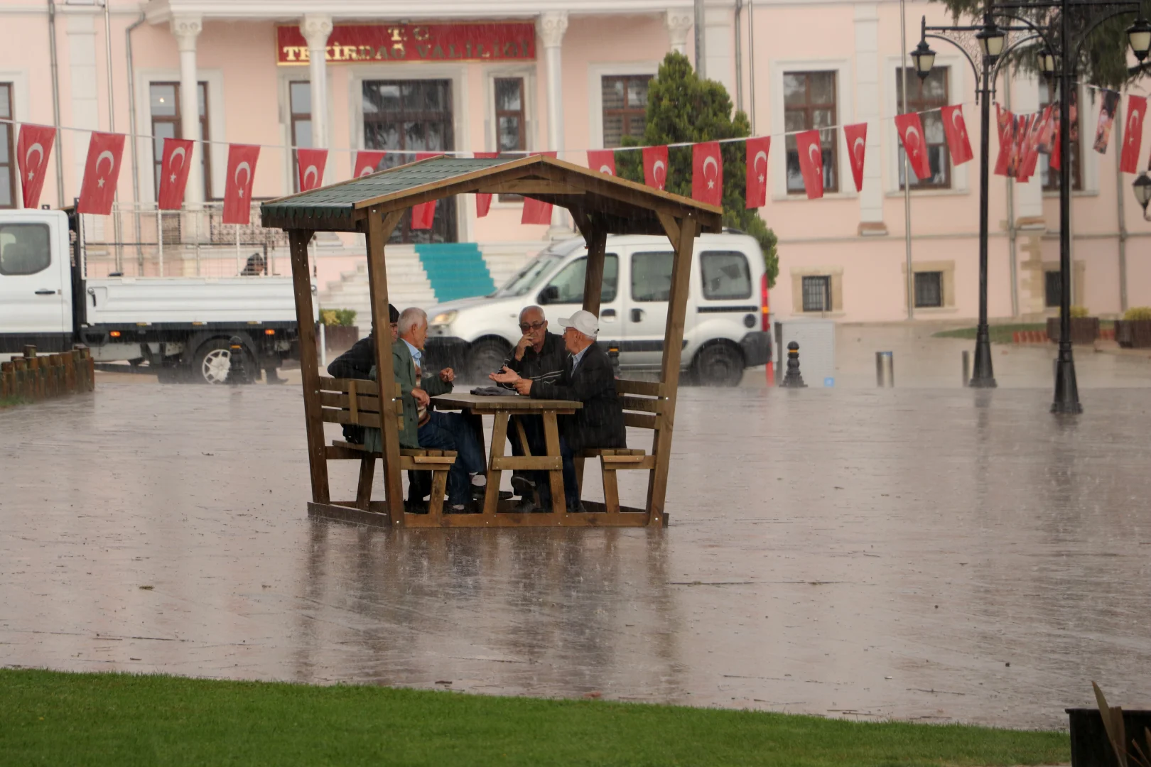 Tekirdağ'da sağanak etkili oldu