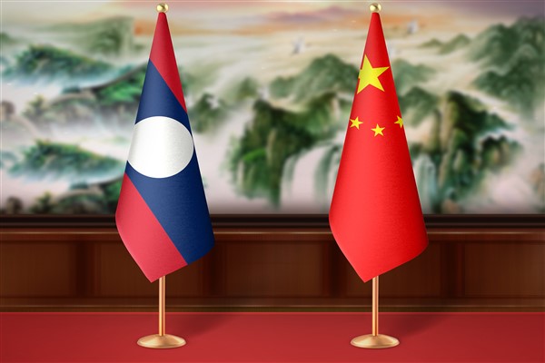 Thongloun, Li Shulei ile bir araya geldi