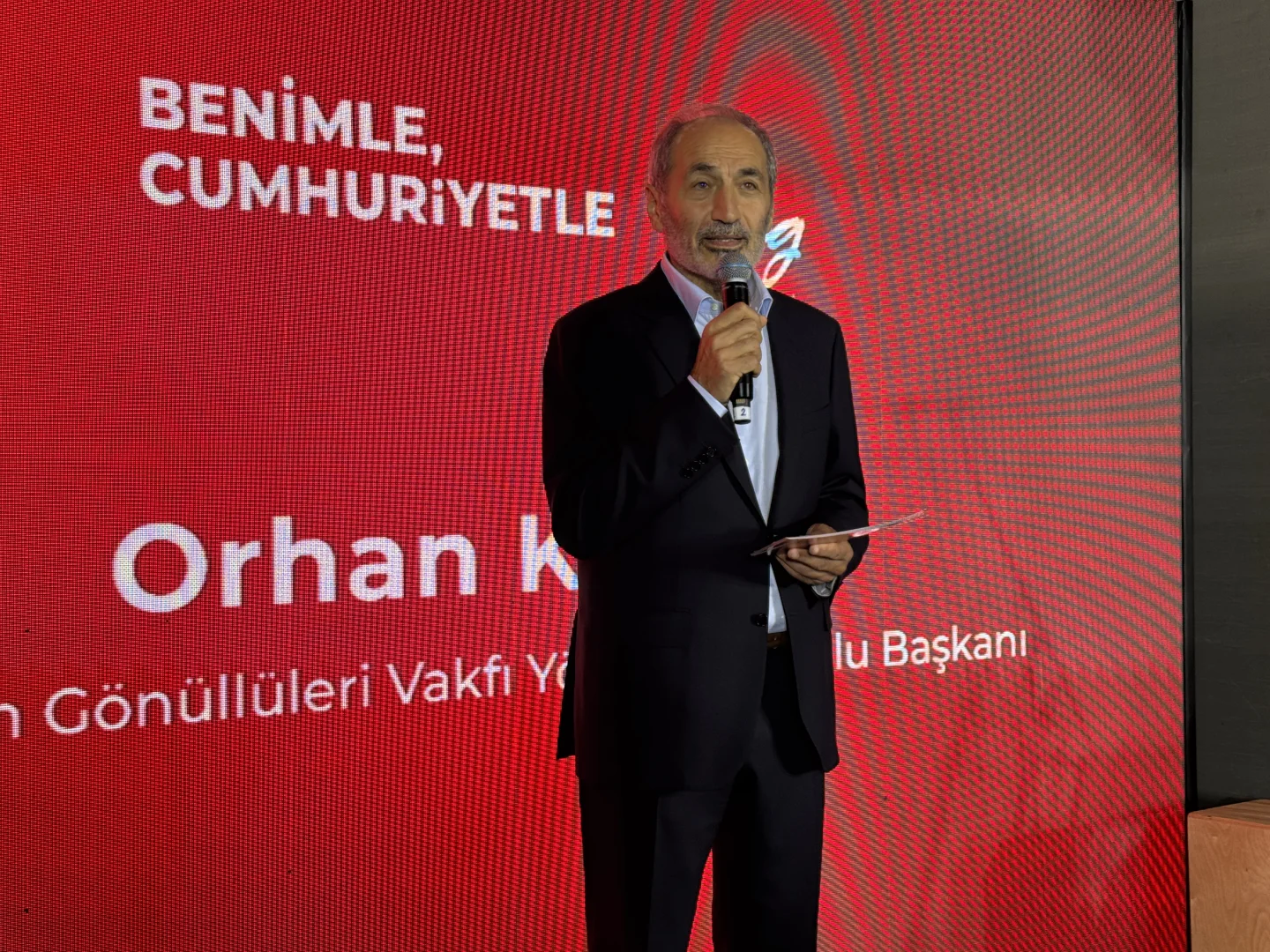 Toplum Gönüllüleri Vakfı "Benimle, Cumhuriyetle" projesini hayata geçiriyor