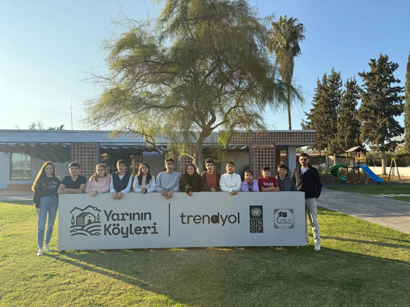 Trendyol'un "Yarının Köyleri" projesi kapsamında eğitim alan 12 öğrenci İtalya'da yarışacak