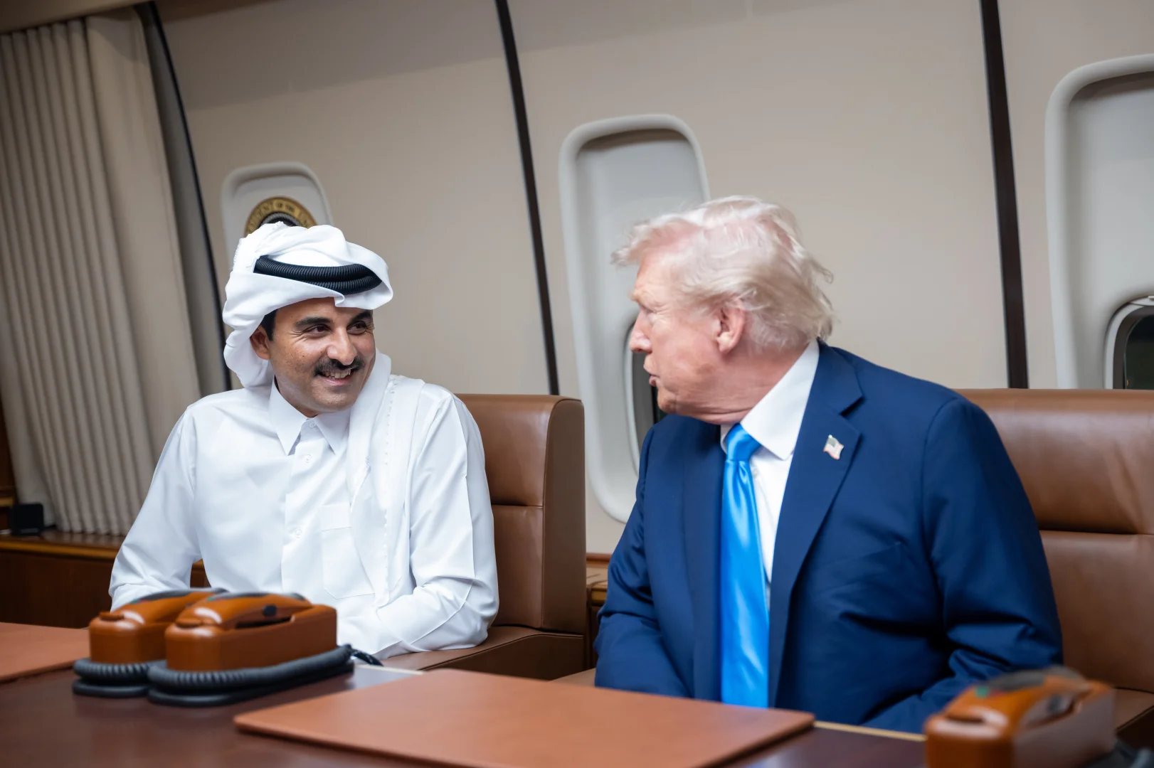 Trump, Doha'da Air Force One uçağında Katar Emiri Şeyh Temim Al Sani ile görüştü