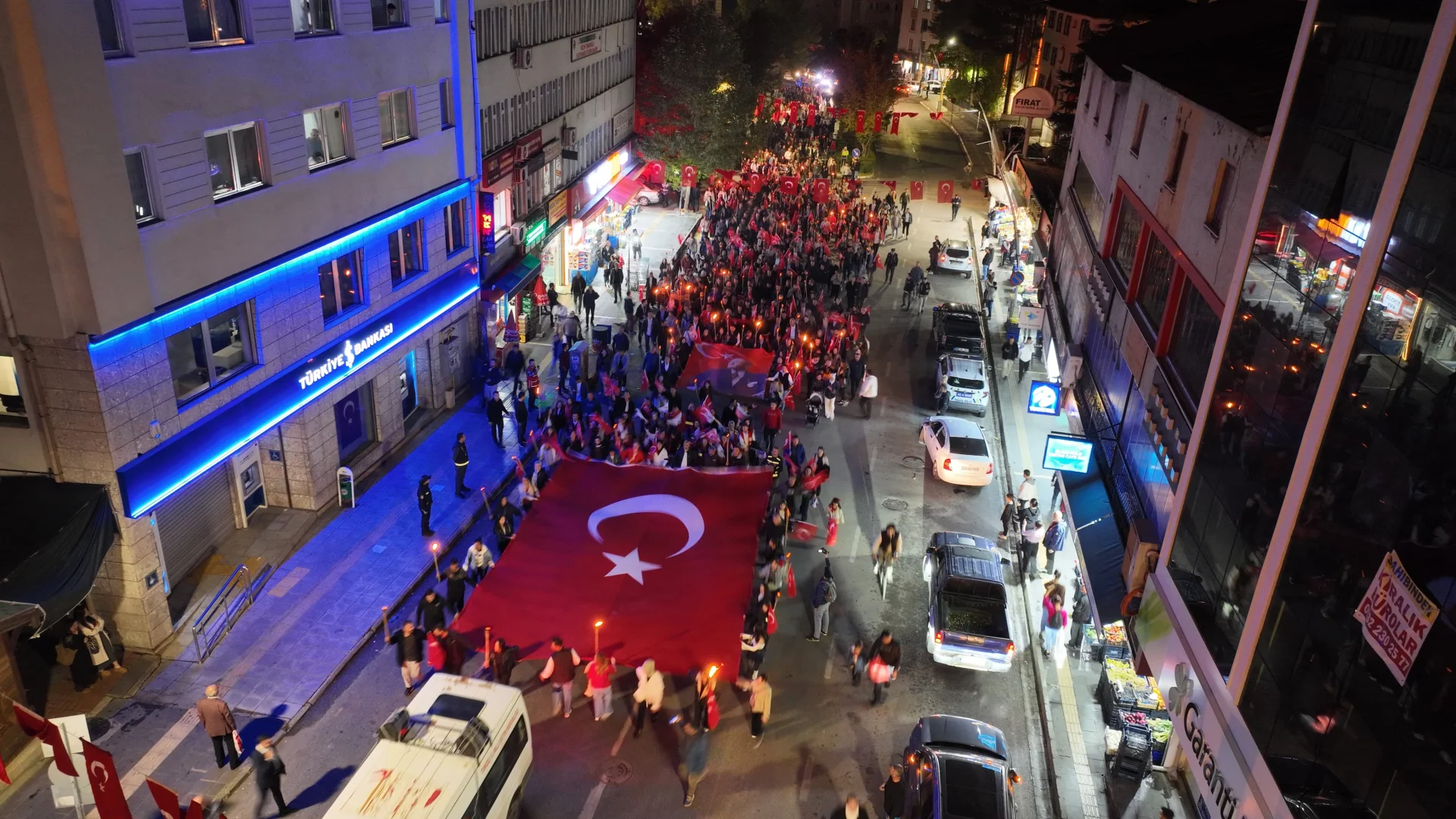 Tunceli'de 29 Ekim Cumhuriyet Bayramı kapsamında yürüyüş yapıldı