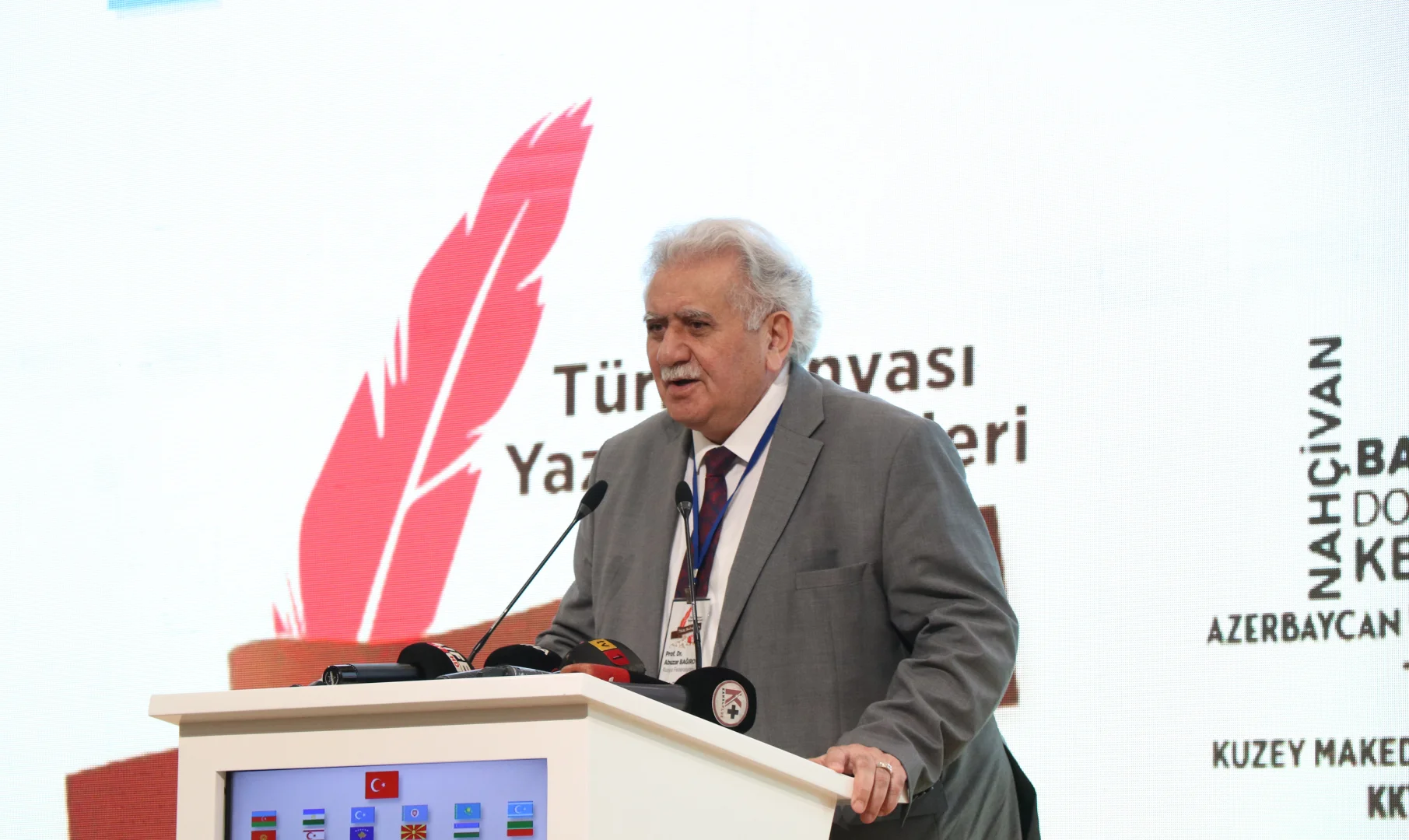 Türk dünyasından 48 şair ve yazar Kayseri'de buluştu