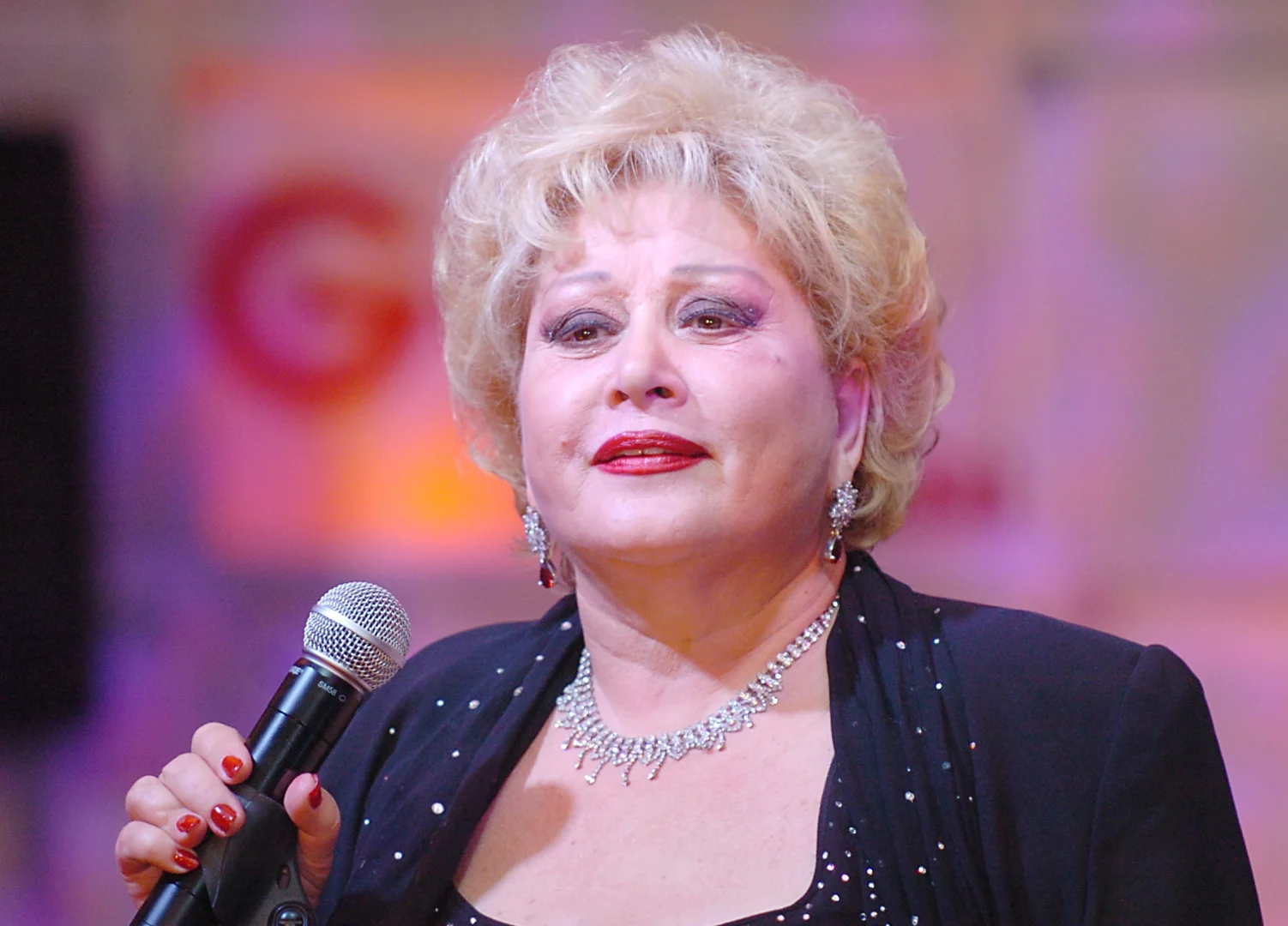 Türk sanat müziği sanatçısı Muazzez Abacı hayatını kaybetti