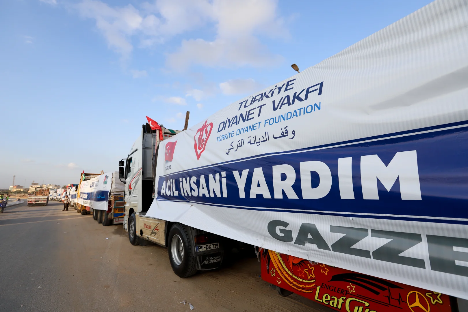 Türkiye Diyanet Vakfı, Gazze için Mısır'ın Ariş kentine 20 tır insani yardım gönderdi
