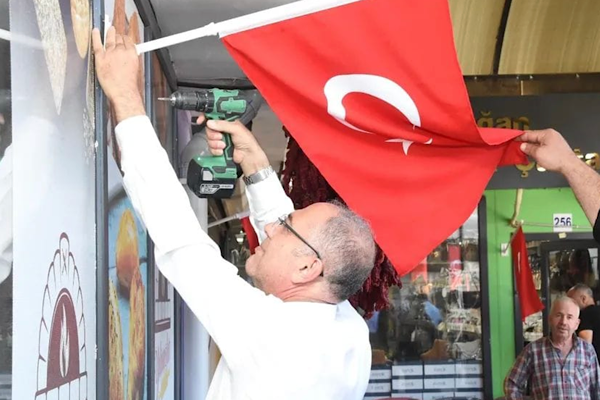 Uzun Çarşı’da Cumhuriyet Bayramı hazırlığı