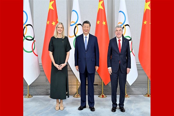 Xi Jinping, IOC Başkanı ve IOC Onursal Başkanı ile görüştü