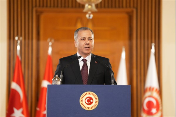 Yerlikaya Sındırgı'da inceleme yaptı