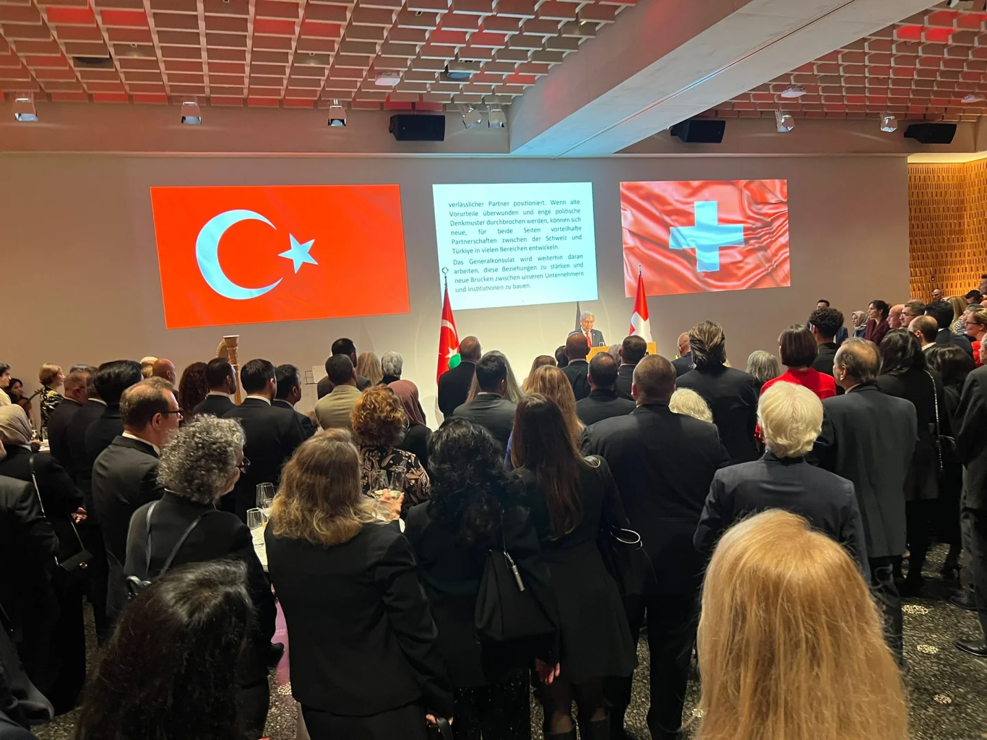 Zürih'te Türkiye Cumhuriyeti'nin 102. yılı kutlandı