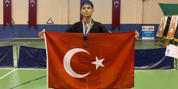 5. Dünya Alpagut Şampiyonası'nda İzmirli öğrenciden çifte üçüncülüğü