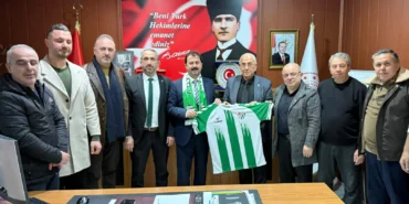 Artvinspor-Yonetiminden-Il-Saglik-Muduru-Yunuz-Arslana-Ziyaret-featured
