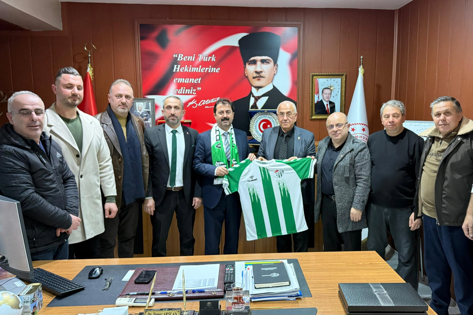 Artvinspor-Yonetiminden-Il-Saglik-Muduru-Yunuz-Arslana-Ziyaret-featured