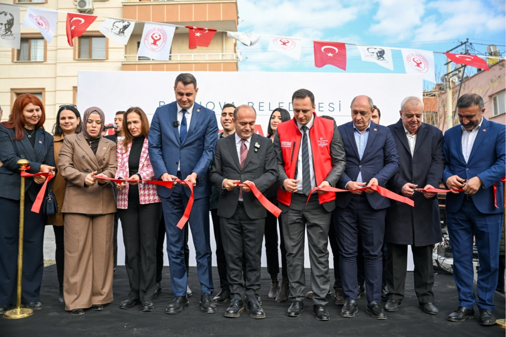 Bornovada-Ekonomik-Et-Donemi-Kent-Kasap-Torenle-Acildi-featured