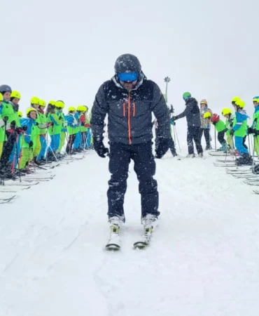 Bursa8217da-Ogrenciler-Uludag-ile-Bulusuyor-Kayak-Keyfi-Basladi-featured