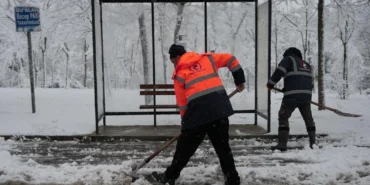 Duzcede-Kar-Timleri-Sahada-Sehir-Merkezinde-Yogun-Mesai-featured