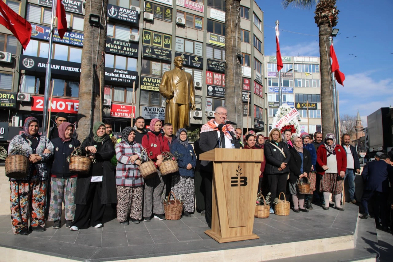 Edremitte-Hasat-Sonu-Coskusu-Geleneksel-Meci-Senligi-Basladi-featured