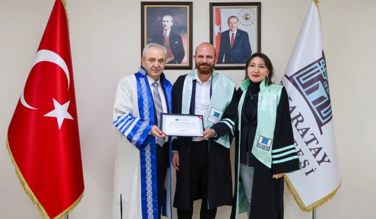 KTO-Karatay-Universitesinde-Akademisyenler-Cubbe-Giydi-featured