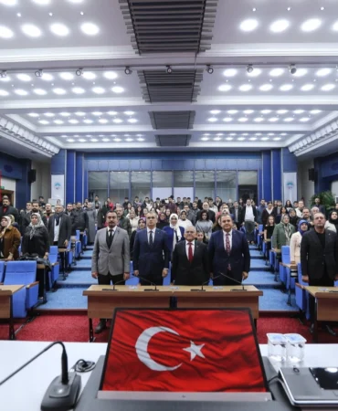 Kayseride-Genc-Sairlerin-Faruk-Nafiz-Camlibel-Heyecani-featured