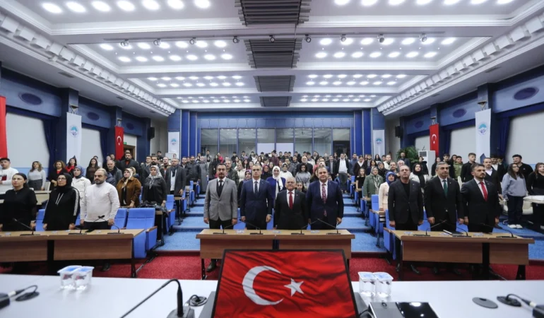 Kayseride-Genc-Sairlerin-Faruk-Nafiz-Camlibel-Heyecani-featured