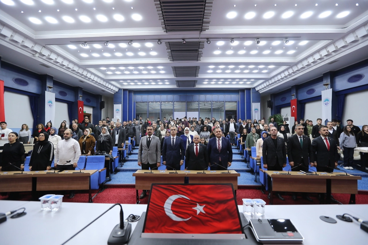 Kayseride-Genc-Sairlerin-Faruk-Nafiz-Camlibel-Heyecani-featured