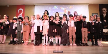 Keciorende-Bilim-Ruzgari-Kucuklerin-8220Bilimin-Isiginda8221-Gosterisi-featured