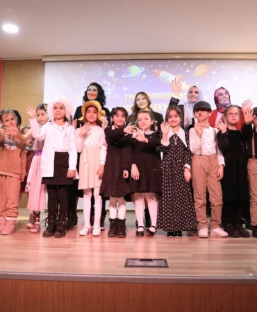 Keciorende-Bilim-Ruzgari-Kucuklerin-8220Bilimin-Isiginda8221-Gosterisi-featured