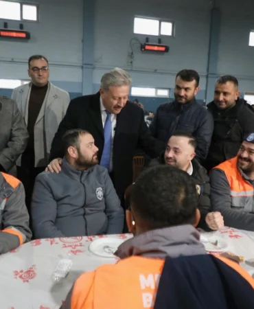 Mustafa-Palancioglu-saha-personeliyle-Inecik-Tesisleri8217nde-bulustu-featured