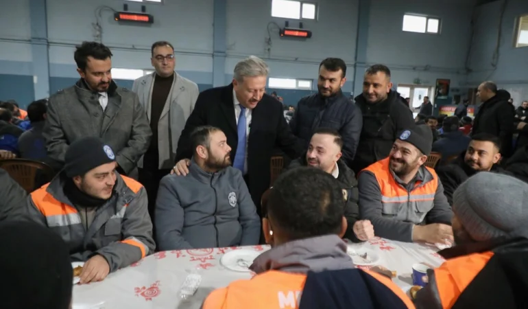 Mustafa-Palancioglu-saha-personeliyle-Inecik-Tesisleri8217nde-bulustu-featured